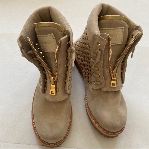 Balmain Beige Tia Suede Grommet Ankle Boots 38.5 - Picture 3 of 9